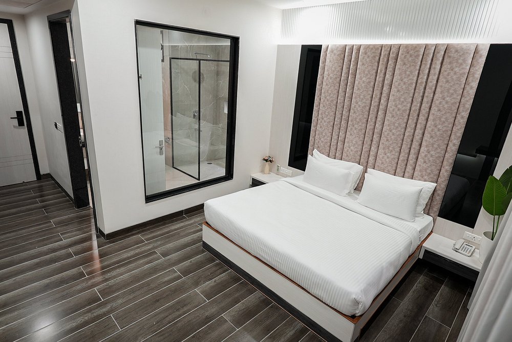 Bathroom amenities at The Allinor Agra