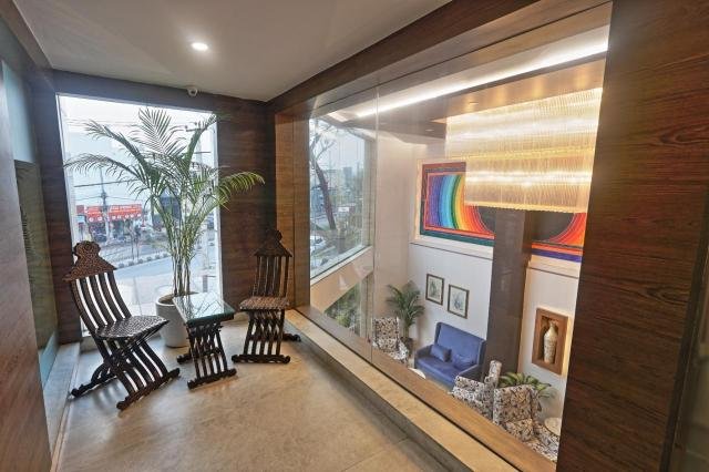 The Oxmo Cardinal Express Delhi Deluxe Room