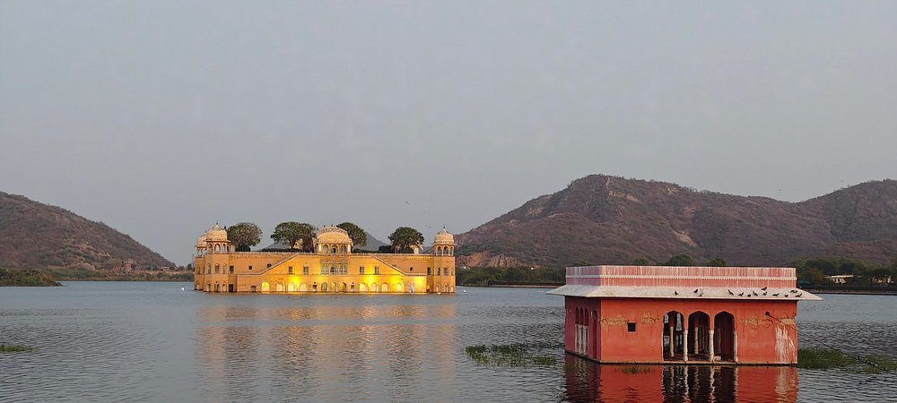 Lillypool Heritage Jaipur Dining Area