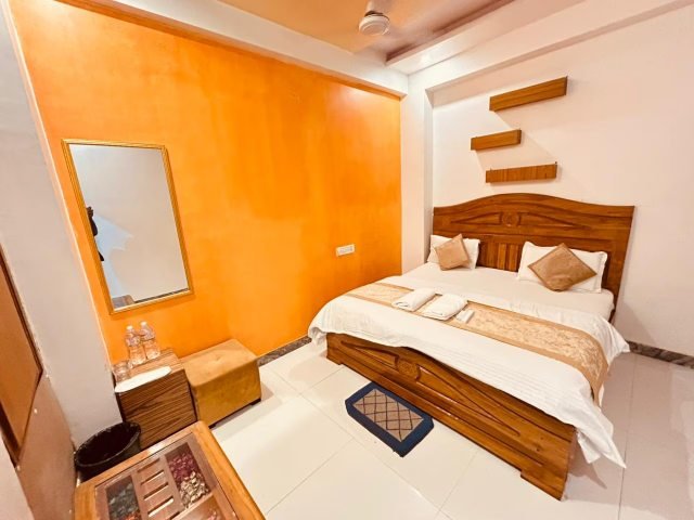 Hotel Awadh Ayodhya Dining Area