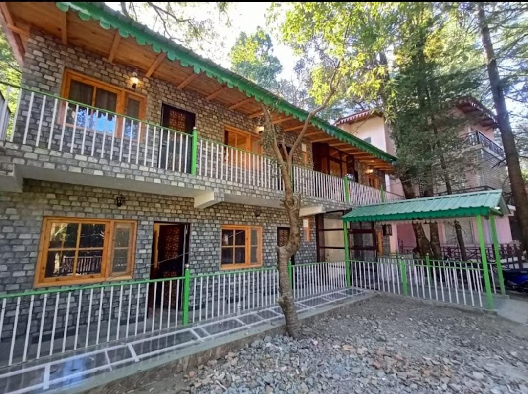 Cedar Woods Nainital Hotel Grounds