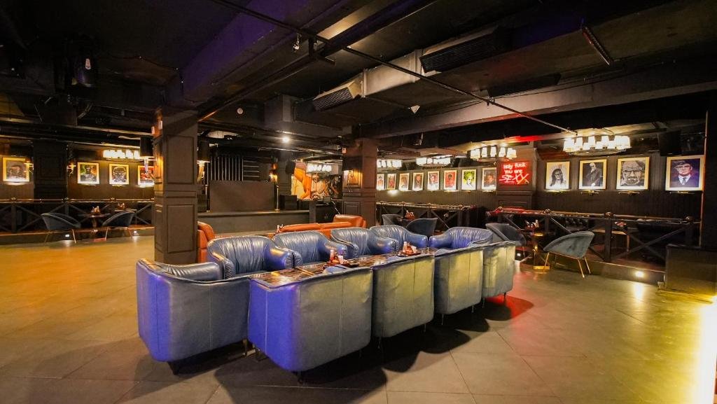 Dazzling Agra Room with Modern Amenities