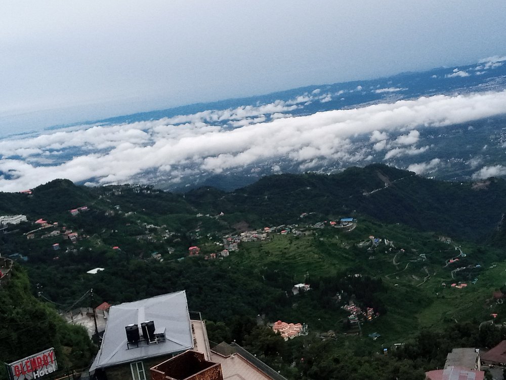 Scenic Terrace Views and Decor