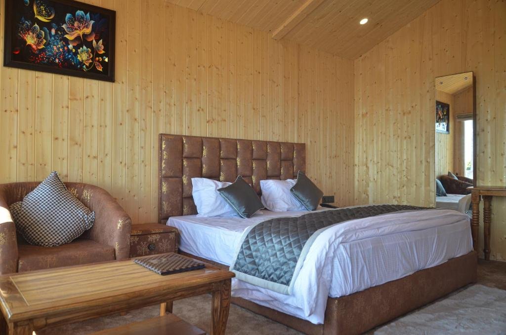 Landour Heritage mussoorie Family Suite