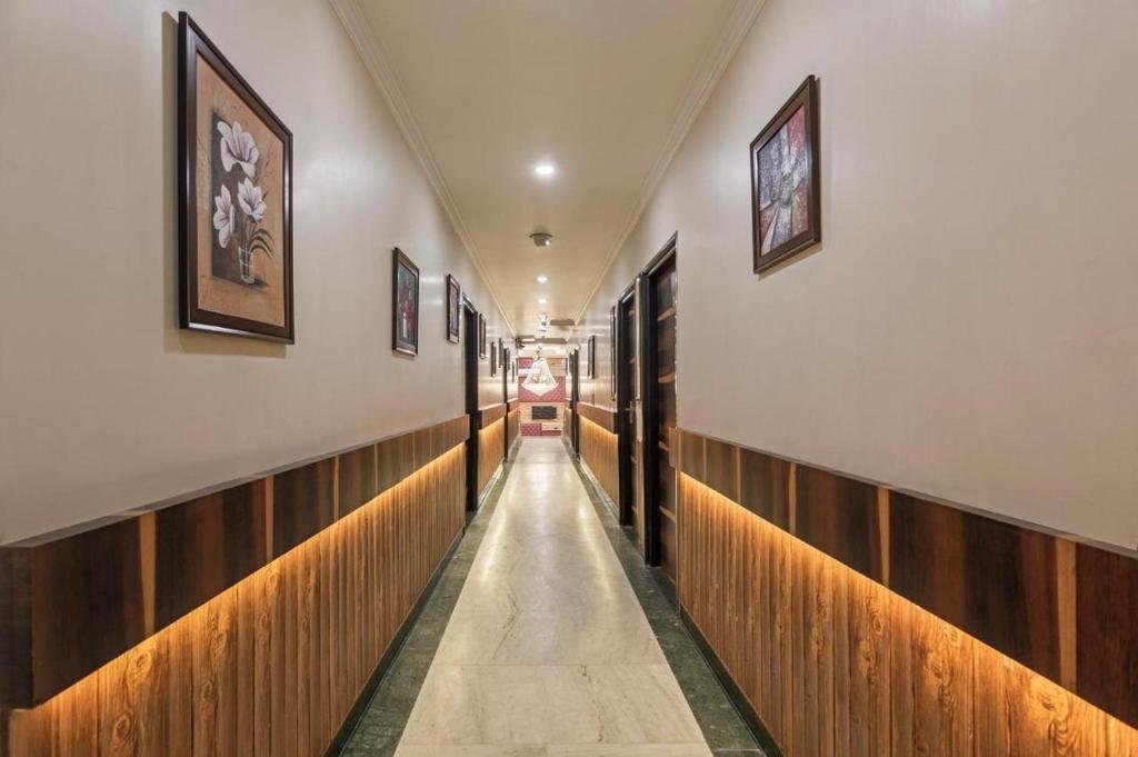 Mahajan International New Delhi Dining Area