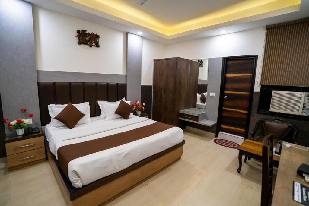 Mahajan International New Delhi Bathroom