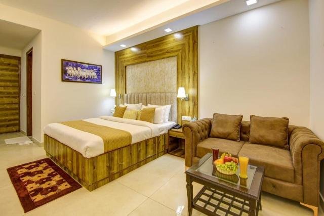 Spacious Luxury Suite with Sitting Area at Prithvi Palace