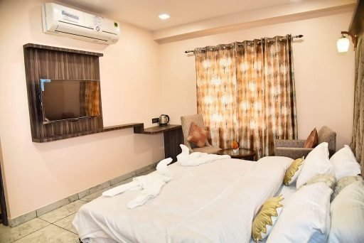 Riverdale Haridwar Hot Tub