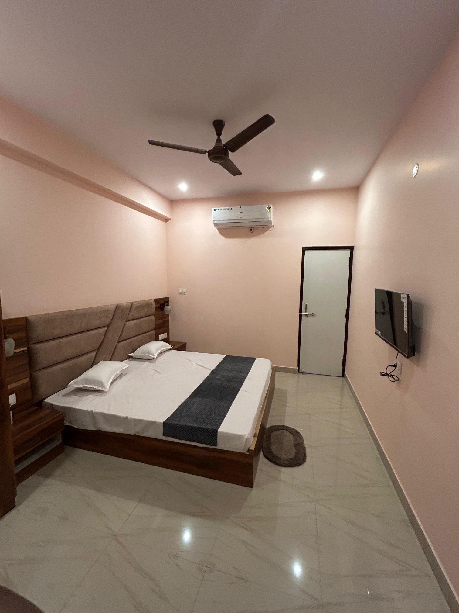 Traditional Bedroom Interior at Shiv Saran Homestay Varanasi